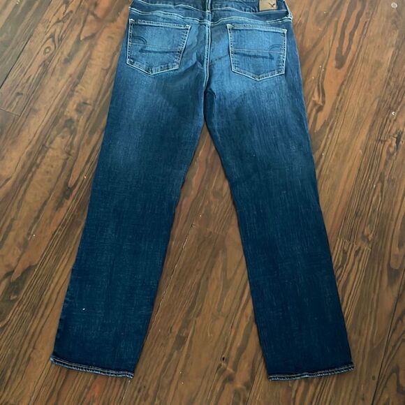 American Eagle Outfitters Straight Super Stretch cropped jeans. Size 10 - Picture 4 of 4